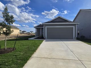 New construction house 217 Kings Row Ln, Jarrell, TX 76537 plan Oakridge - image