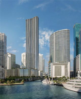 New construction Condo house 99 Se 5Th St, Unit UPH02, Miami, FL 33131 - image