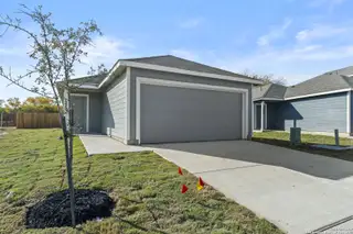 New construction Single-Family house 7226 Brownleaf Dr, San Antonio, TX 78227 plan Gerson - image