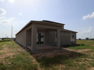New construction Single-Family house 11810 Phillipos St, Dade City, FL 33525 plan Elmhurst Bonus - image