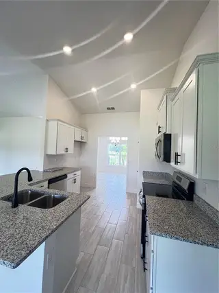 New construction Single-Family house 37094 Hidden View Cir, Dade City, FL 33523 plan 2169 - image