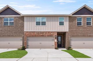 New construction Townhouse house 748 Carson Lane, Pilot Point, TX 76258 - photo