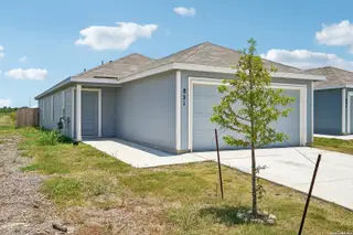 New construction Single-Family house 821 Day Break Dr, New Braunfels, TX 78124 plan Hoffman - image