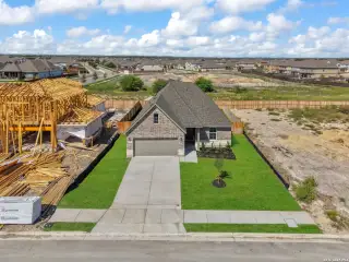 New construction Single-Family house 409 Safari Rdg, Cibolo, TX 78108 plan Comal - image