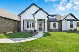 New construction Single-Family house 1106 Silver Sage Trl, Weatherford, TX 76085 - image