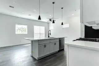 New construction Single-Family house 6011 Beall St, Houston, TX 77091 - image