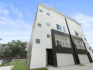 New construction Single-Family house 504 Schweikhardt Street, Unit B, Houston, TX 77020 - photo