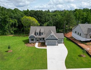 New construction Single-Family house 135 River Rdg Walk, Monroe, GA 30656 plan (GA) Avondale A.3 3 Front Entry - image