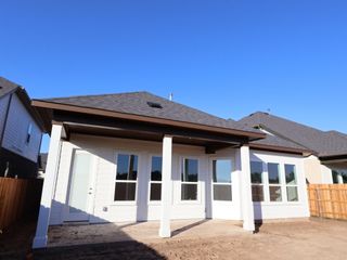 New construction house 2020 Lolo Ln, Leander, TX 78641 plan Paramount II - Signature Series - image