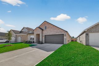 New construction Single-Family house 2111 Spring Hollow Dr, Baytown, TX 77521 - image
