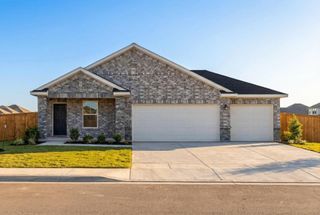 New construction Single-Family house 1815 Homewood Point Ln, Rosharon, TX 77583 plan The Riviera C,  3-Car Garage - image