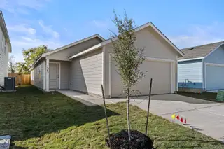 New construction Single-Family house 7242 Brownleaf Dr, San Antonio, TX 78227 plan Hoffman - image