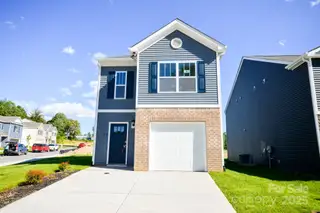 New construction Single-Family house 13 Caroline Valley Ln, Hendersonville, NC 28792 plan Maywood - image