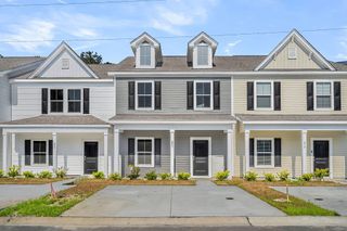 New construction Townhouse house 221 Harding Ln, Goose Creek, SC 29445 plan Meadowbrook II - image