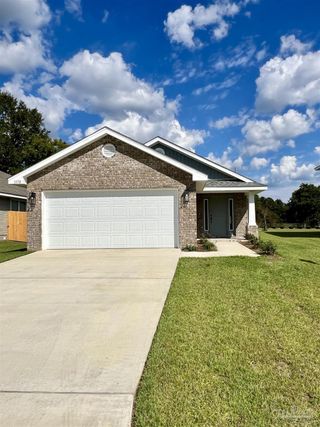 New construction Single-Family house 3347 Bliss Ln, Cantonment, FL 32533 plan 1317 - image