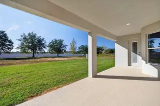 New construction Single-Family house 37298 Hidden View Cir, Dade City, FL 33523 plan 2330 - image