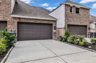 New construction Townhouse house 527 Cypress Valley Ave, Montgomery, TX 77316 - image