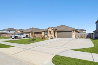 New construction Single-Family house 12107 Rushing Ridge Dr, Mont Belvieu, TX 77523 plan The Hughes (841) - image