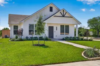 New construction Single-Family house 2330 Pagosa Springs Dr, Bryan, TX 77803 plan The 1359 - image