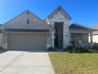 New construction Single-Family house 8319 Amber Summit Ln, Angleton, TX 77515 - image