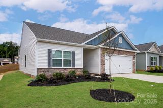 New construction house 5712 Skinny Ln, Charlotte, NC 28215 plan Ashe - image