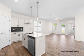 New construction Single-Family house 156 Longfield Ct, Dunn, NC 28334 - image