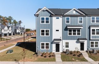 New construction Single-Family house 525 Toffeemen Dr, Durham, NC 27703 plan Crestwind - image