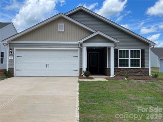 New construction Single-Family house 709 Lamorak Pl, Richburg, SC 29729 - image