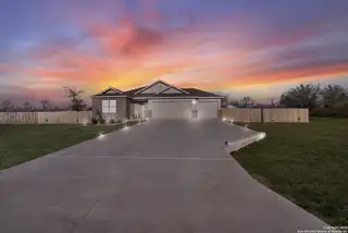 New construction Single-Family house 121 Cheyenne Dr, Floresville, TX 78114 - image