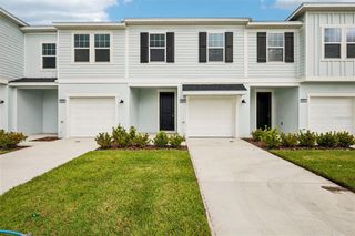 New construction Townhouse house 6848 Holcombe Down Dr, Zephyrhills, FL 33541 - image