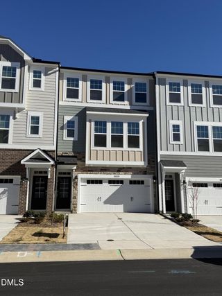 New construction Townhouse house 10030 Secluded Garden Drive Rd, Unit 192, Apex, NC 27523 - image