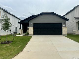 New construction house 831 Bluegrass Pt, New Braunfels, TX 78130 plan Beeville - image