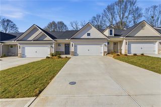 New construction Townhouse house 32 Silver Leaf Ln, Dawsonville, GA 30534 - image