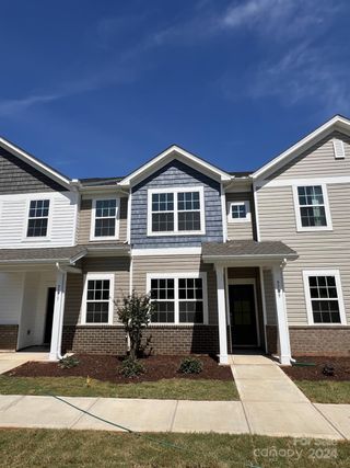 New construction Townhouse house 9658 Old Garden Circle, Unit 667, Gastonia, NC 28056 - photo