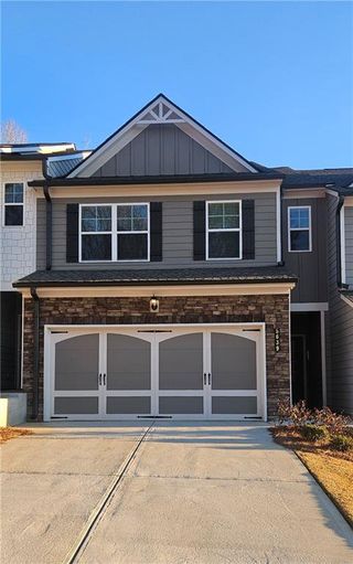 New construction Townhouse house 5639 Chickory Dr, Flowery Branch, GA 30542 - image