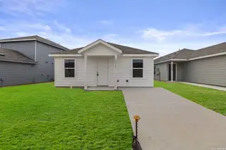 New construction Single-Family house 12715 Kathleen St, St. Hedwig, TX 78152 plan Timms - image