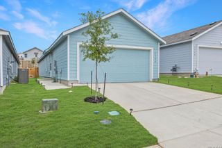 New construction Single-Family house 3746 Glade Crk, San Antonio, TX 78245 plan Whiles - image