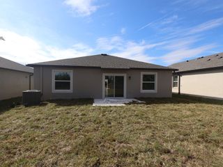 New construction Single-Family house 4952 Meadow Bay Ct, Wimauma, FL 33598 plan Ventura - image