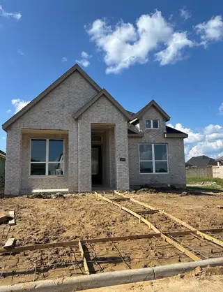 New construction Single-Family house 11907 S Pavillion Dr, Mont Belvieu, TX 77523 plan Pinehurst - 42' Lot - image