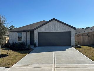 New construction Single-Family house 332 Ice Shore Trl, Dayton, TX 77535 - image