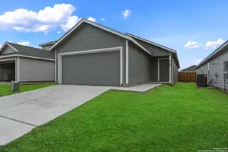 New construction Single-Family house 7107 Brownleaf Dr, San Antonio, TX 78227 plan Hoffman - image