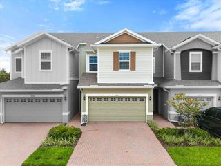 New construction Townhouse house 5808 Spotted Harrier Way, Lithia, FL 33547 - photo