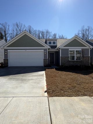 New construction Single-Family house 227 W 18Th St, Kannapolis, NC 28081 plan Henley VE - image