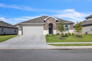 New construction  house 13800 Dismuke Dr, Manor, TX 78653 plan The Lakeway - image