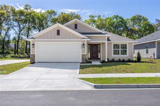 New construction Single-Family house 13646 Nw 150Th Cir, Alachua, FL 32615 plan 2200 - image