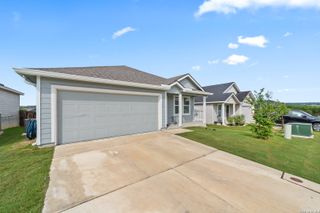 New construction Single-Family house 1076 Shutter Wy, Kerrville, TX 78028 - image