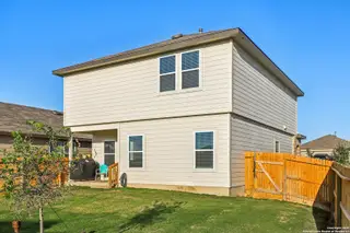 New construction Single-Family house 116 Middle Grn, Floresville, TX 78114 - image