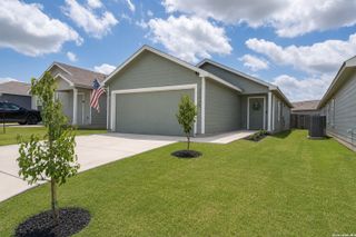 New construction Single-Family house 13322 Furyk Dr, San Antonio, TX 78221 plan Pitney - image
