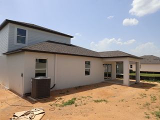 New construction Single-Family house 12304 Stirrup Dr, Dade City, FL 33525 plan Elmhurst Bonus - image