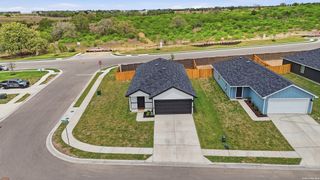 New construction Single-Family house 303 Wild Goose, Luling, TX 78648 - image